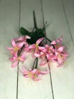 Букет цветов мелкая лилия 4 веточки 